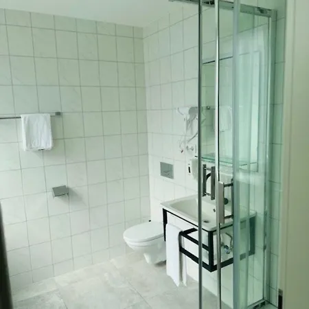 Charlton Otel 3*